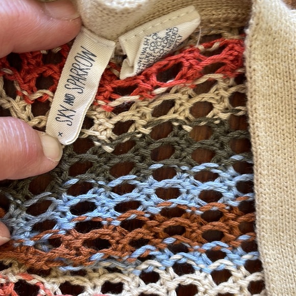 Tillys xs colorful king sweater - Picture 2 of 4